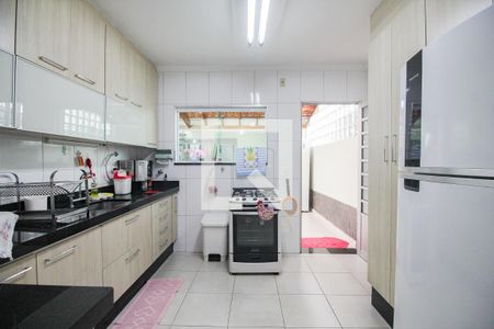 Casa à venda com 180m², 4 quartos e 2 vagasCozinha