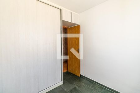 Quarto 1 de apartamento para alugar com 2 quartos, 45m² em Floramar, Belo Horizonte