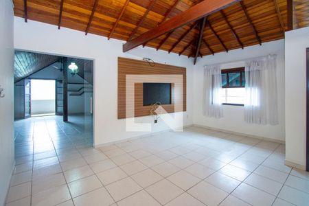 Sala de TV de casa de condomínio à venda com 3 quartos, 300m² em Rio do Ouro, Niterói