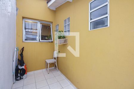 Casa de condomínio à venda com 72m², 2 quartos e 1 vagaQuintal 