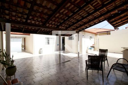 Casa para alugar com 151m², 3 quartos e 2 vagasÁrea Externa