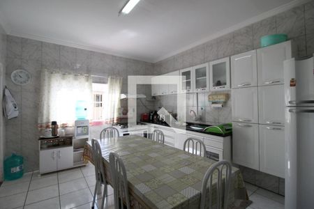 Casa para alugar com 151m², 3 quartos e 2 vagasCozinha