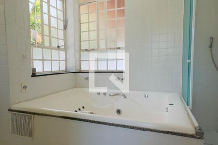 Casa à venda com 540m², 5 quartos e 4 vagasBanheiro