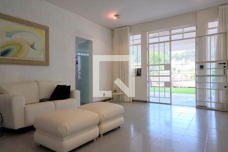 Casa à venda com 540m², 5 quartos e 4 vagasSala