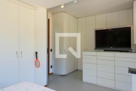 Casa à venda com 540m², 5 quartos e 4 vagasQuarto