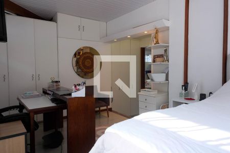 Casa à venda com 540m², 5 quartos e 4 vagasQuarto