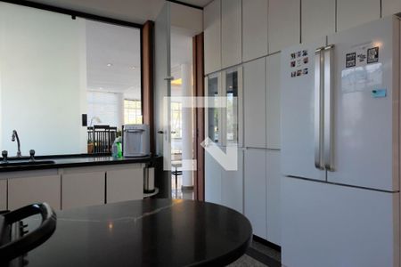 Casa à venda com 540m², 5 quartos e 4 vagasBanheiro