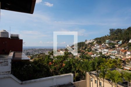 Casa à venda com 540m², 5 quartos e 4 vagasvista