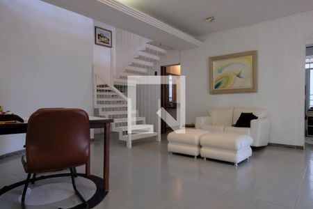 Casa à venda com 540m², 5 quartos e 4 vagasSala