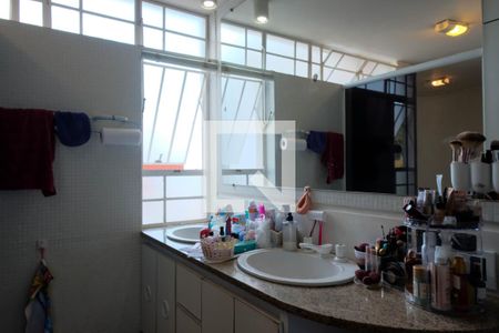 Casa à venda com 540m², 5 quartos e 4 vagasBanheiro