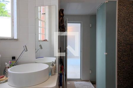 Casa à venda com 540m², 5 quartos e 4 vagasBanheiro