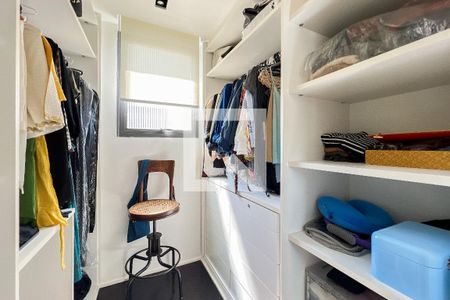 Apartamento à venda com 375m², 3 quartos e 4 vagas Apartamento à venda com 375m², 3 quartos e 4 vagasCloset