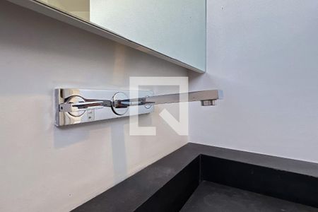 Apartamento à venda com 375m², 3 quartos e 4 vagas Apartamento à venda com 375m², 3 quartos e 4 vagasBanheiro da Suíte 2