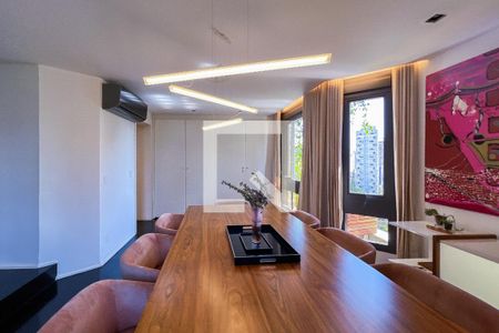 Apartamento à venda com 375m², 3 quartos e 4 vagas Apartamento à venda com 375m², 3 quartos e 4 vagasSala de Jantar