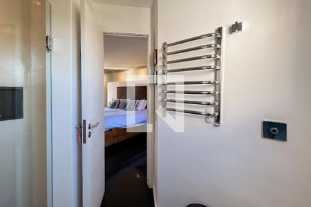 Apartamento à venda com 375m², 3 quartos e 4 vagas Apartamento à venda com 375m², 3 quartos e 4 vagasBanheiro 2 Suíte 1