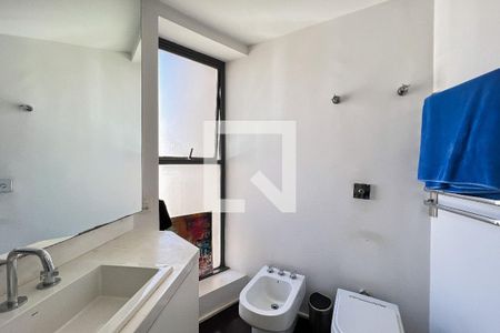Apartamento à venda com 375m², 3 quartos e 4 vagas Apartamento à venda com 375m², 3 quartos e 4 vagasBanheiro da Suíte 3