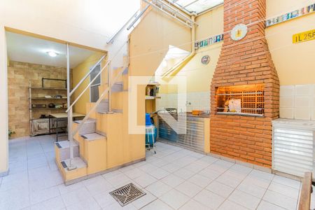 Casa à venda com 207m², 4 quartos e 6 vagas Casa à venda com 207m², 4 quartos e 6 vagasQuintal - Churrasqueira