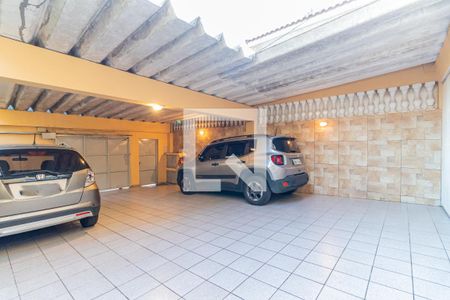 Casa à venda com 207m², 4 quartos e 6 vagas Casa à venda com 207m², 4 quartos e 6 vagasGaragem