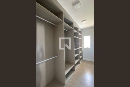 Casa de condomínio à venda com 533m², 4 quartos e 4 vagasDespensa