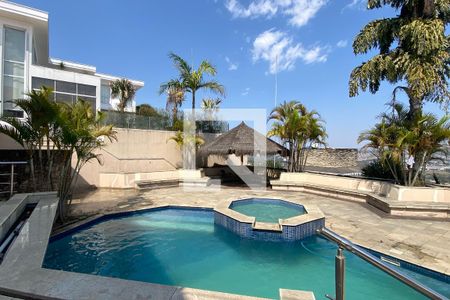 Casa de condomínio à venda com 533m², 4 quartos e 4 vagasPiscina