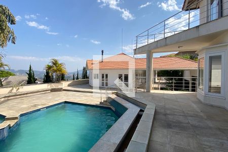 Casa de condomínio à venda com 533m², 4 quartos e 4 vagasPiscina