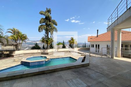 Casa de condomínio à venda com 533m², 4 quartos e 4 vagasPiscina