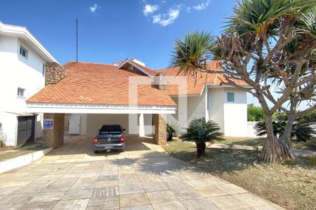 Casa de condomínio à venda com 533m², 4 quartos e 4 vagasFachada