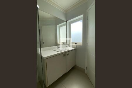 Casa de condomínio à venda com 533m², 4 quartos e 4 vagasBanheiro da Suíte 3