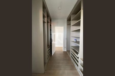 Casa de condomínio à venda com 533m², 4 quartos e 4 vagasCloset da suíte 1