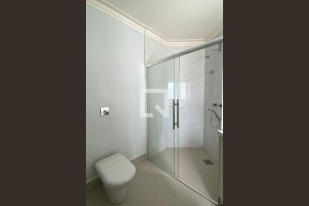 Casa de condomínio à venda com 533m², 4 quartos e 4 vagasBanheiro da Suíte 3