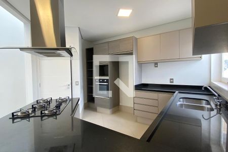 Casa de condomínio à venda com 533m², 4 quartos e 4 vagasCozinha