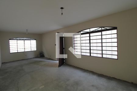 Casa para alugar com 120m², 3 quartos e 2 vagasSala