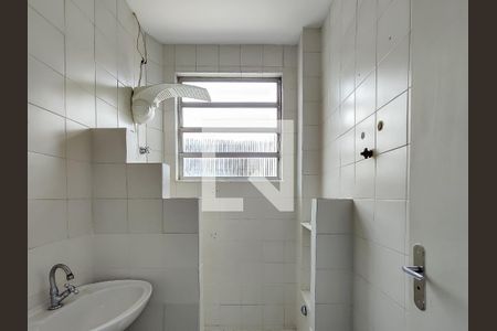 Apartamento à venda com 55m², 2 quartos e sem vaga Apartamento à venda com 55m², 2 quartos e sem vagaBanheiro Corredor