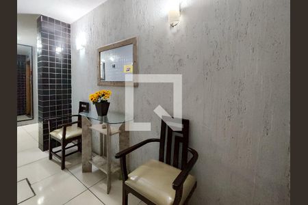 Apartamento à venda com 55m², 2 quartos e sem vaga Apartamento à venda com 55m², 2 quartos e sem vagaFachada e portaria