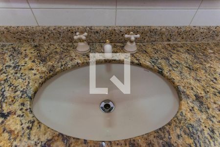 Apartamento à venda com 110m², 3 quartos e 2 vagasBanheiro da Suíte