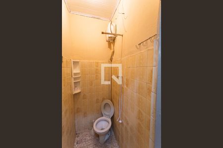 Banheiro Social de kitnet/studio para alugar com 1 quarto, 20m² em Pompéia, Belo Horizonte