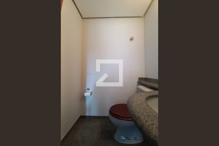 Lavabo  de apartamento para alugar com 1 quarto, 70m² em Cambuí, Campinas