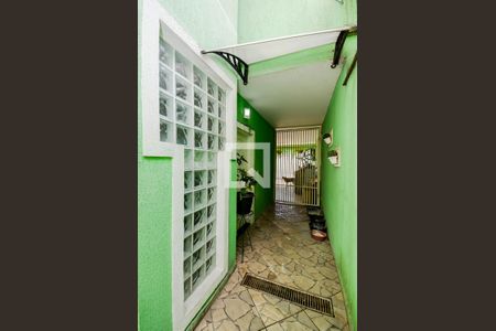 Casa à venda com 210m², 3 quartos e 4 vagasCorredor Lateral 