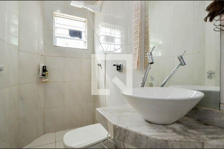 Casa à venda com 210m², 3 quartos e 4 vagasBanheiro da Suíte 2