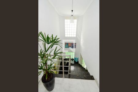 Casa à venda com 210m², 3 quartos e 4 vagasEscada Quartos/Sala