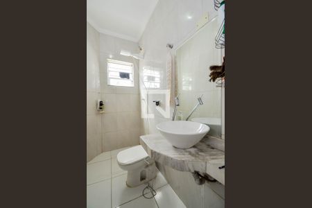 Casa à venda com 210m², 3 quartos e 4 vagasBanheiro da Suíte 2