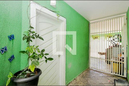 Casa à venda com 210m², 3 quartos e 4 vagasCorredor Lateral 