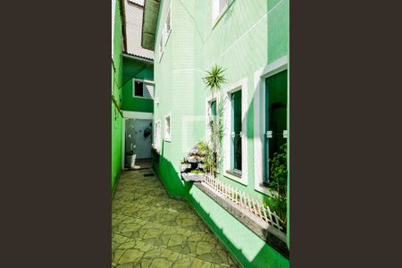 Casa à venda com 210m², 3 quartos e 4 vagasCorredor Lateral 