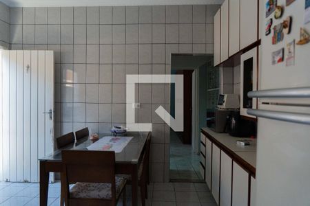 Casa à venda com 112m², 2 quartos e 2 vagas Casa à venda com 112m², 2 quartos e 2 vagasCozinha