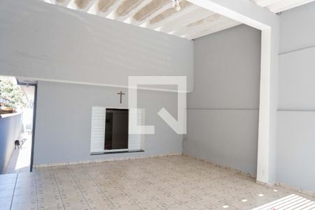Casa à venda com 112m², 2 quartos e 2 vagas Casa à venda com 112m², 2 quartos e 2 vagasGaragem