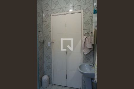 Casa à venda com 112m², 2 quartos e 2 vagas Casa à venda com 112m², 2 quartos e 2 vagasBanheiro