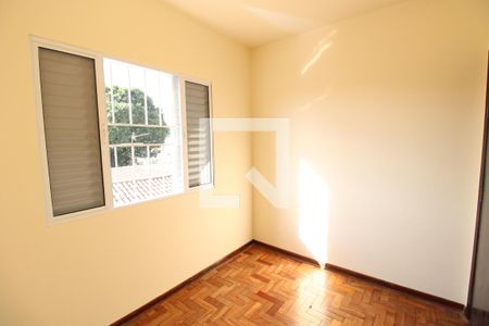 Quarto 1 de casa para alugar com 3 quartos, 209m² em Parque Maria Domitila, São Paulo
