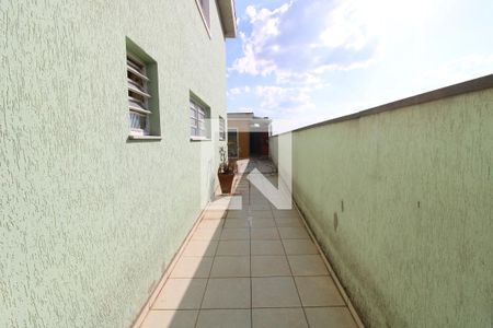 Casa para alugar com 209m², 3 quartos e 2 vagasEntrada