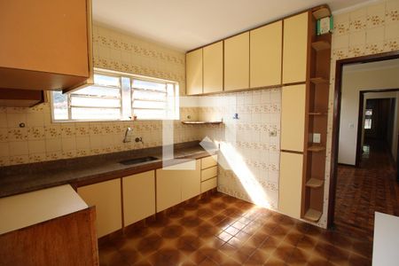 Casa para alugar com 209m², 3 quartos e 2 vagasCozinha