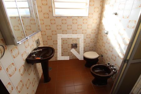 Casa para alugar com 209m², 3 quartos e 2 vagasBanheiro